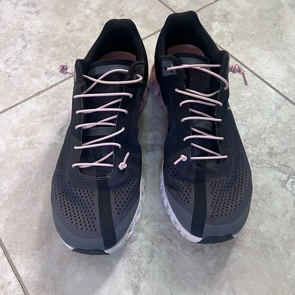 On Running Black and Pink Women's Running Shoes - Picture 1 of 7